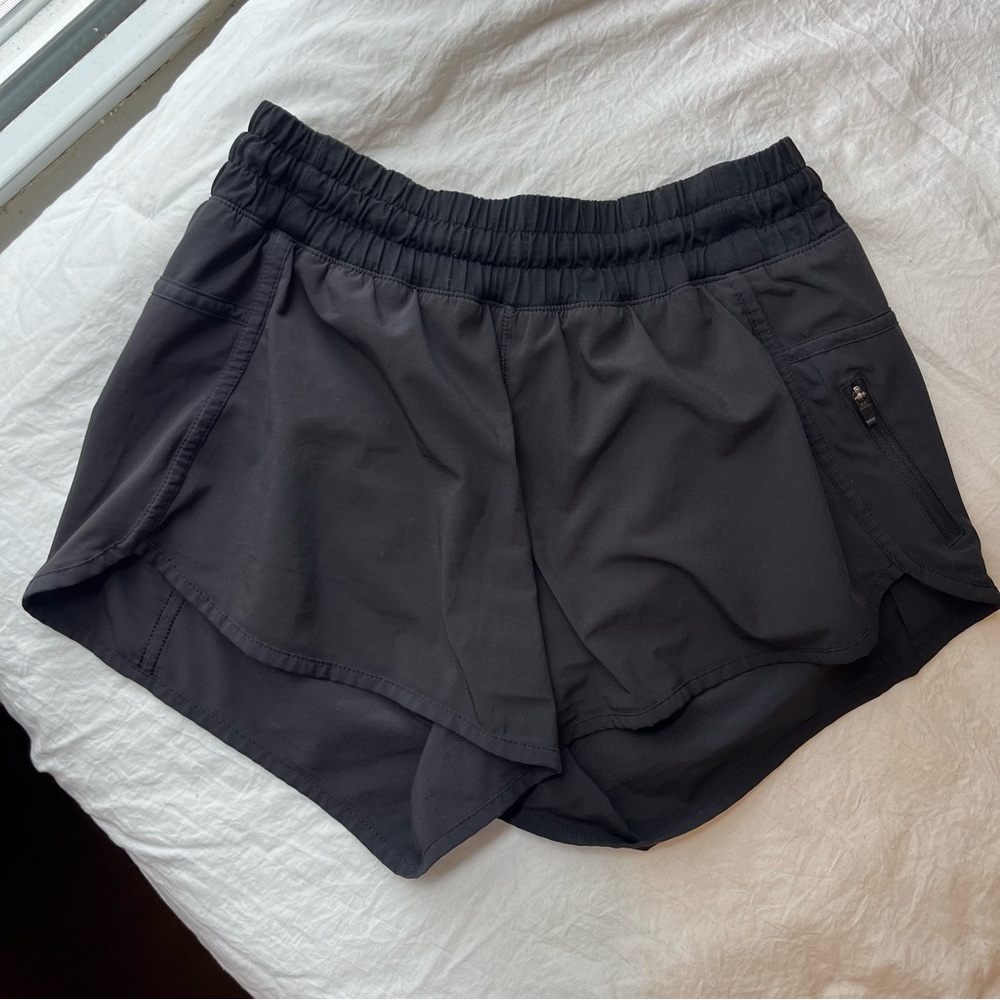 Lulu tracker shorts